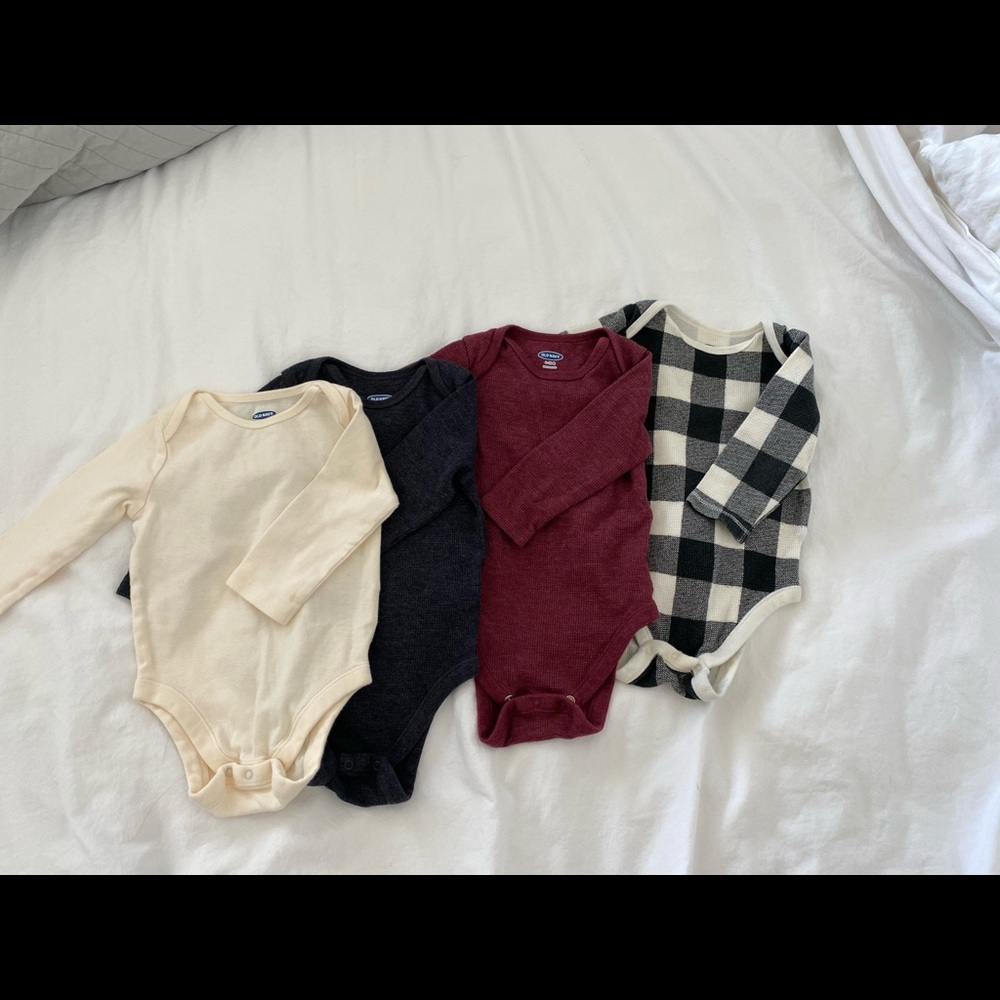 Old Navy onesies size 6-12 months
